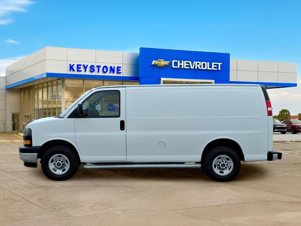 Used 2024 GMC Savana 2500 w/ Driver Convenience Package RWD image 4
