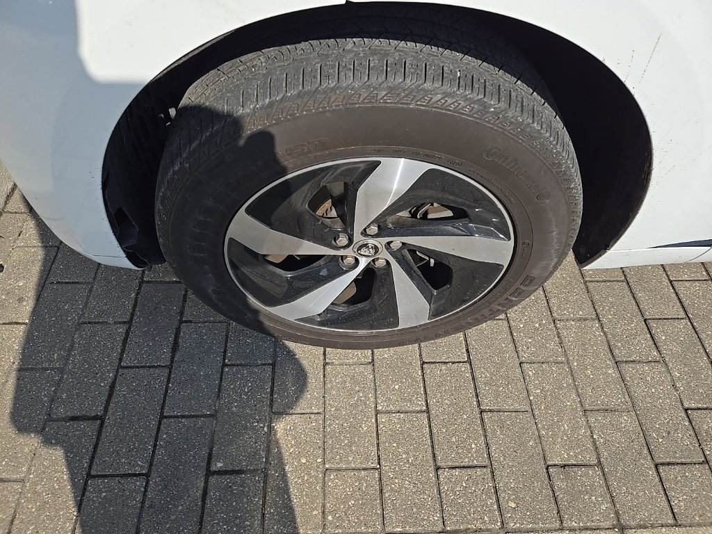 Used 2024 Jaguar F-PACE R-Dynamic S image 10