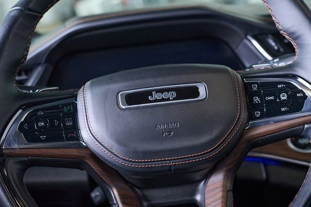 Used 2022 Jeep Grand Cherokee Summit w/ Luxury Tech Group V image 6