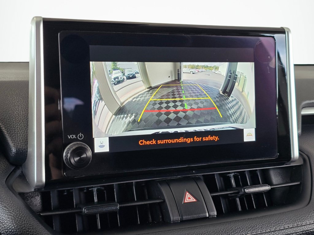 Used 2025 Toyota RAV4 XLE AWD/4WD image 27