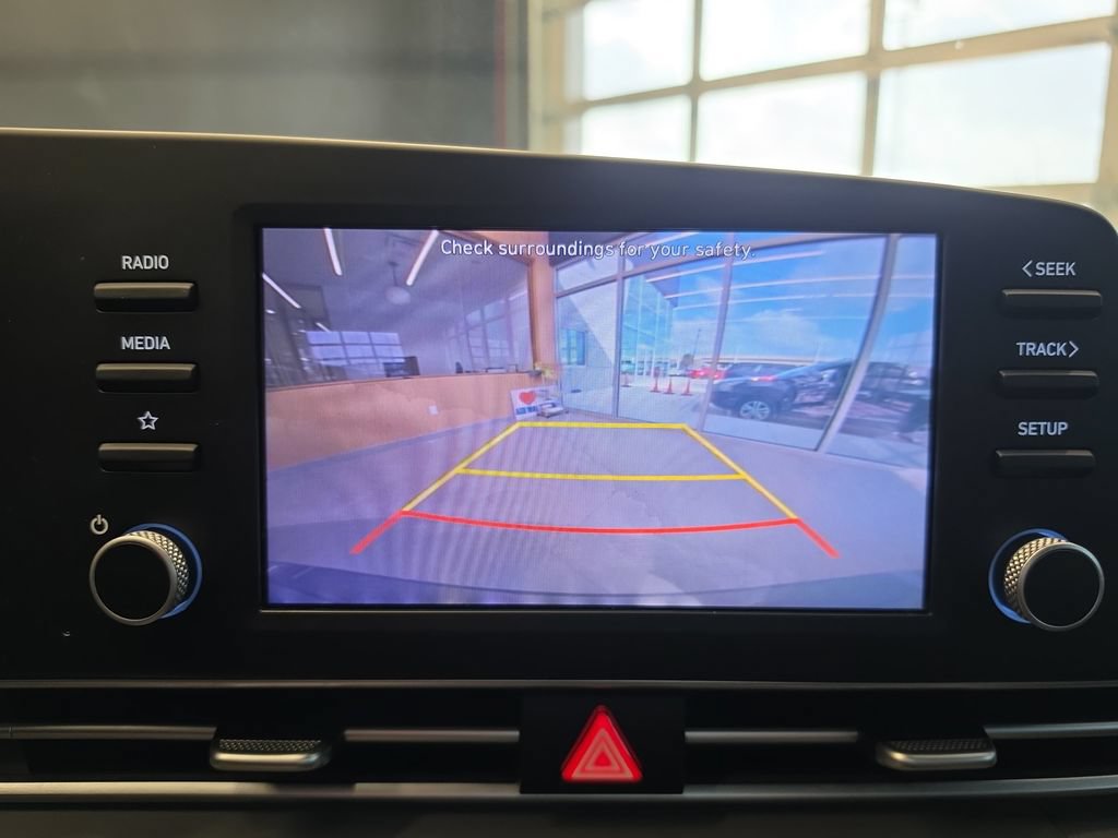 Used 2022 Hyundai Elantra SEL FWD image 25