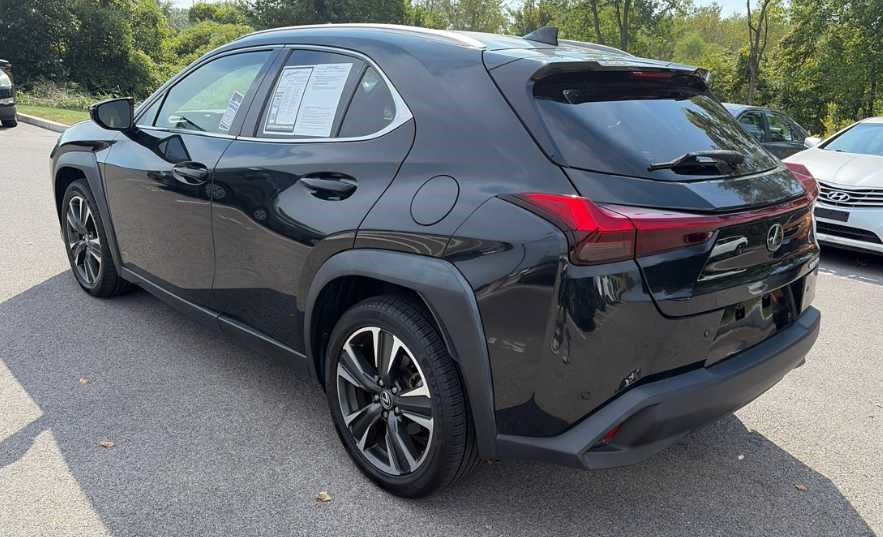 Used 2022 Lexus UX 200 w/ Accessory Package (Z2) FWD image 6
