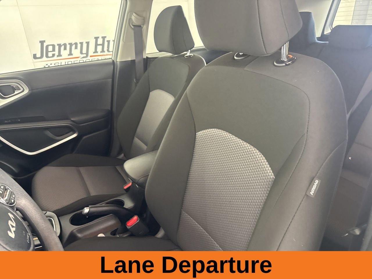 Used 2025 Kia Soul LX FWD image 10