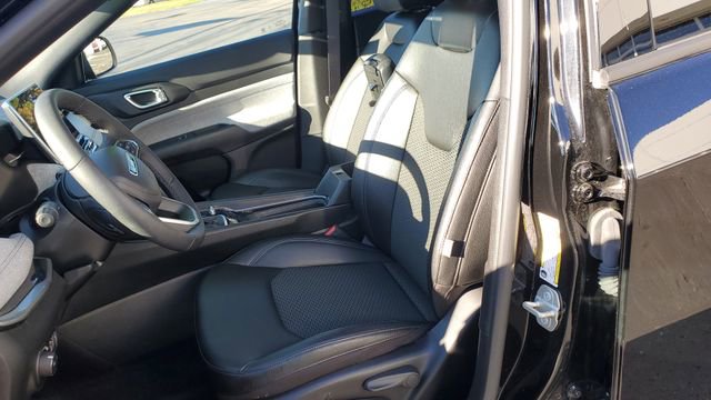 Certified 2024 Jeep Compass Latitude image 20