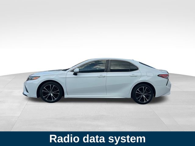 Used 2020 Toyota Camry SE image 2