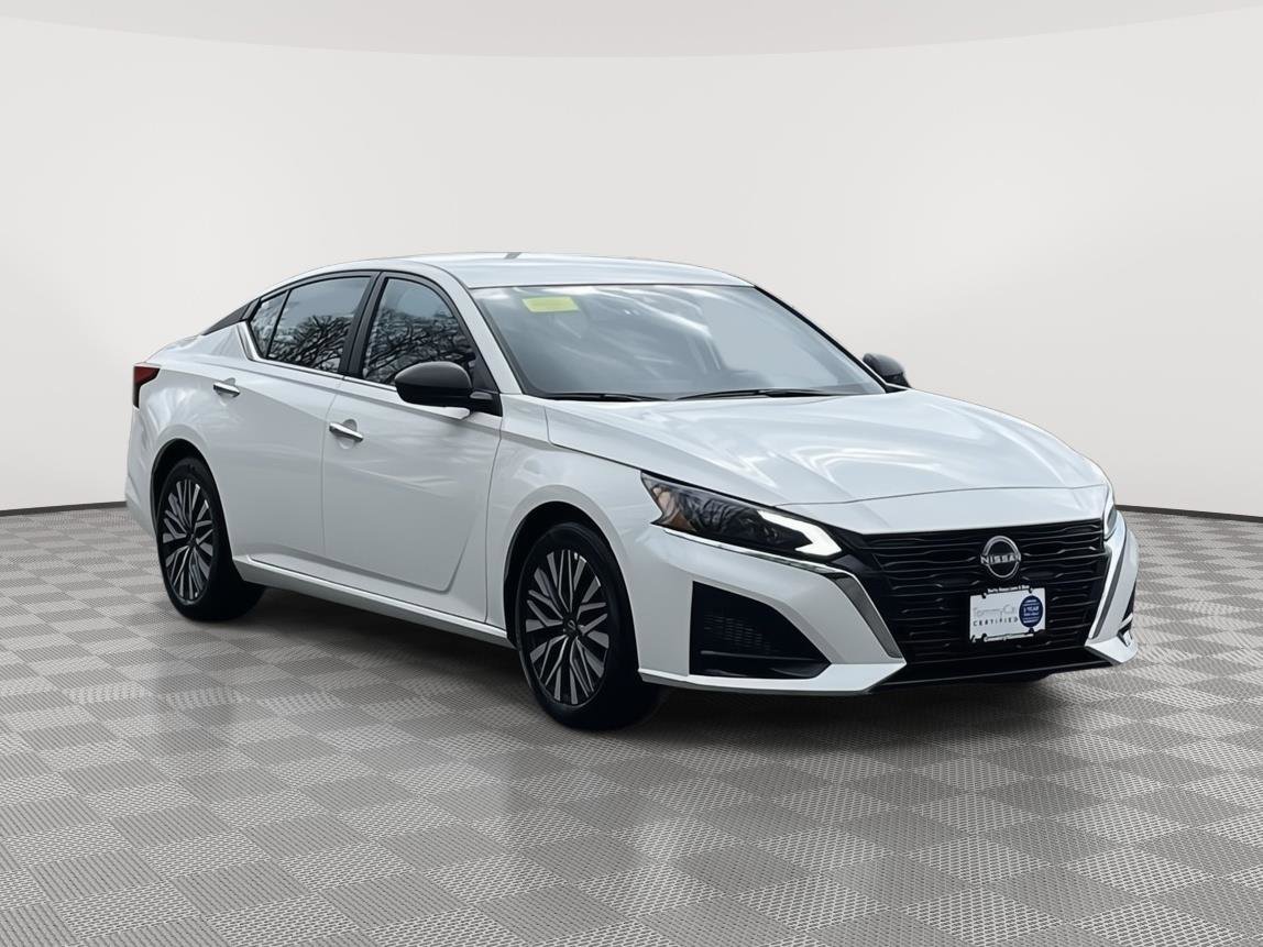 Certified 2025 Nissan Altima 2.5 SV image 2