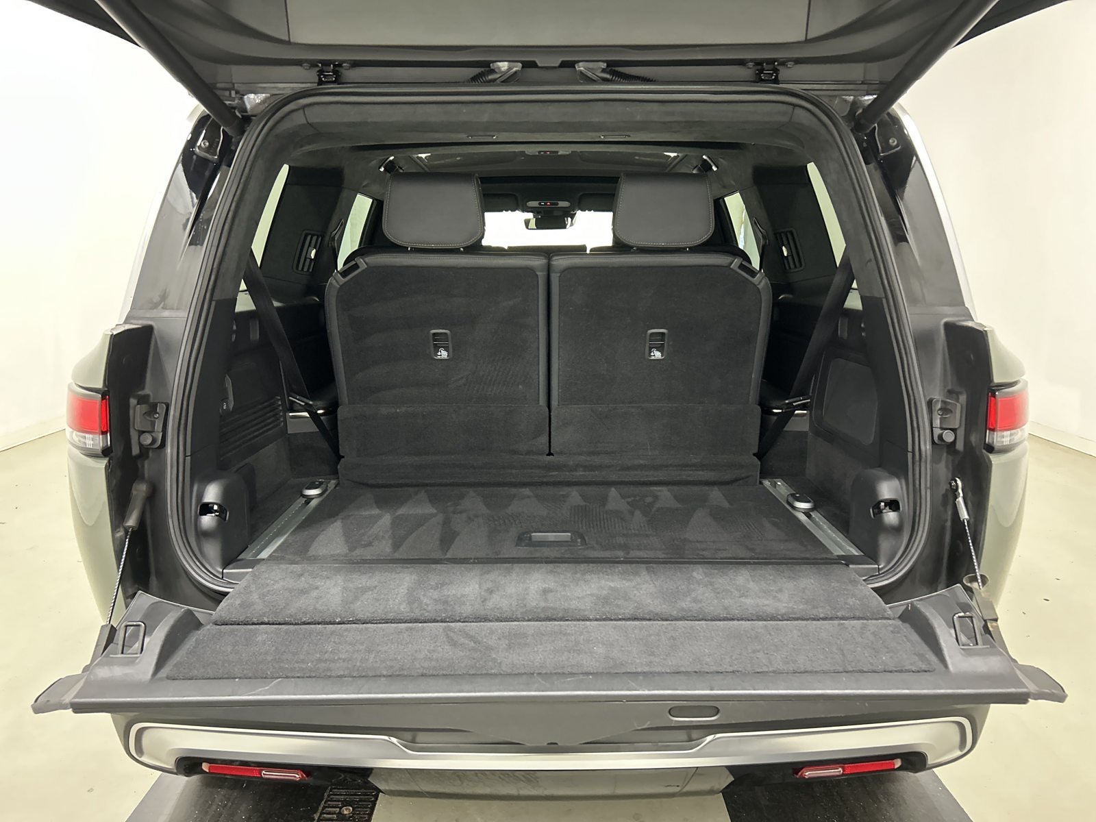 Used 2022 Rivian R1S Launch Edition Quad AWD/4WD image 15