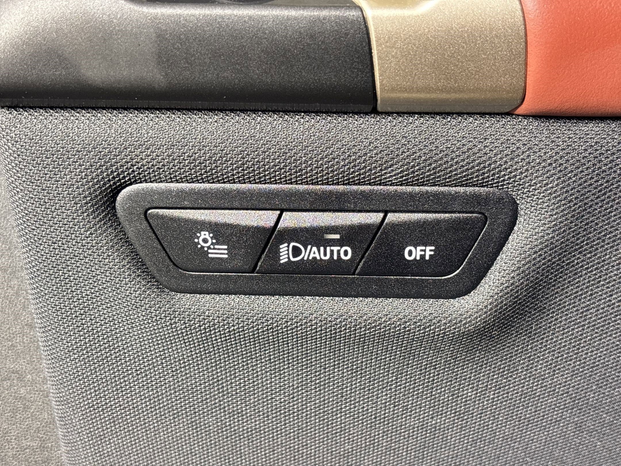 Certified 2023 BMW iX xDrive50 w/ Sport Package AWD/4WD image 18