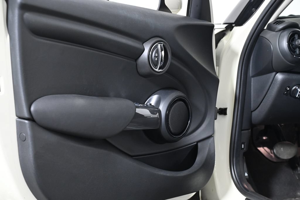 Certified 2022 MINI Cooper 4-Door Hardtop FWD image 26