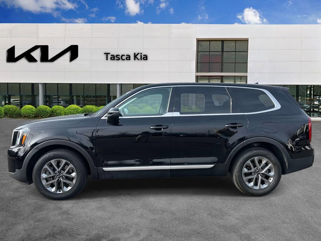 Used 2023 Kia Telluride LX image 4