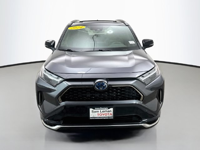 Used 2024 Toyota RAV4 XSE w/ Weather Package AWD/4WD image 2