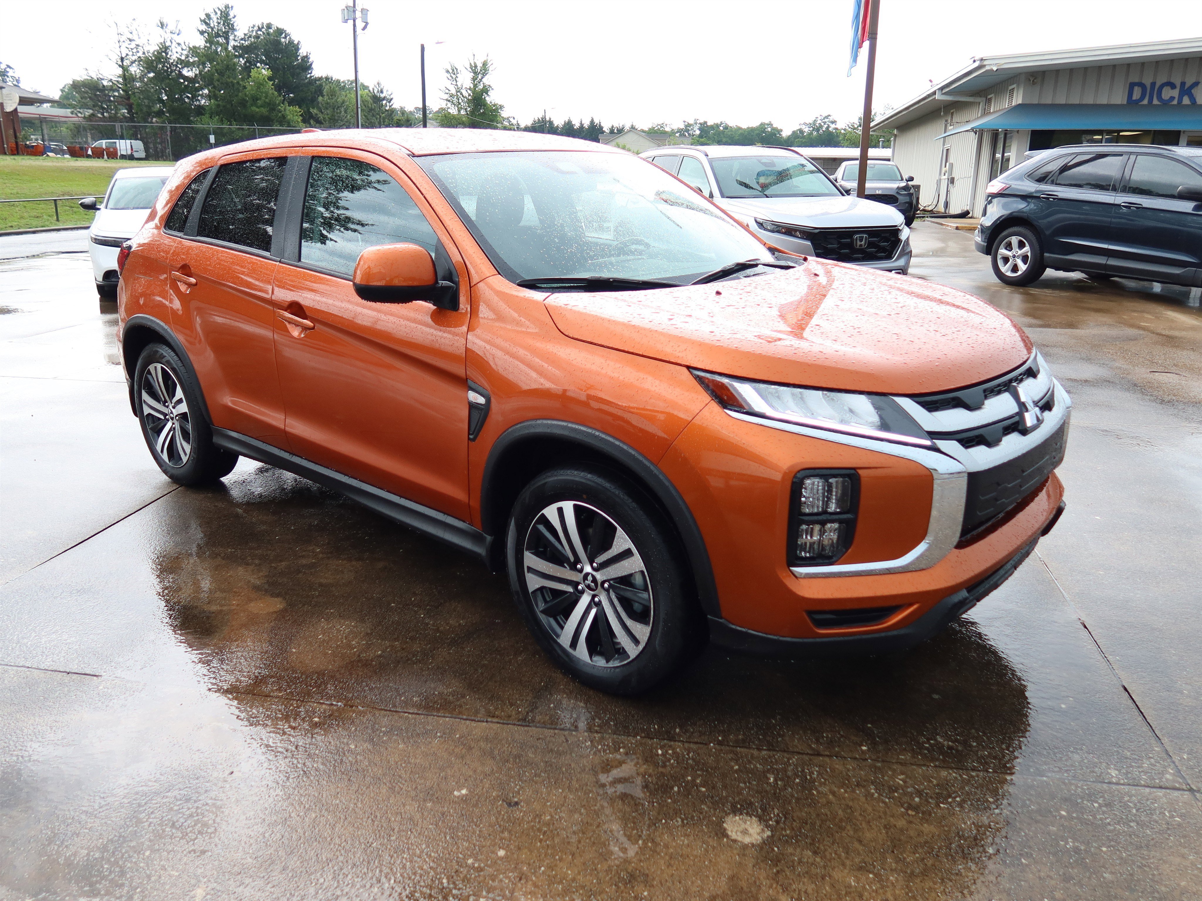 Used 2024 Mitsubishi Outlander Sport ES AWD/4WD image 2
