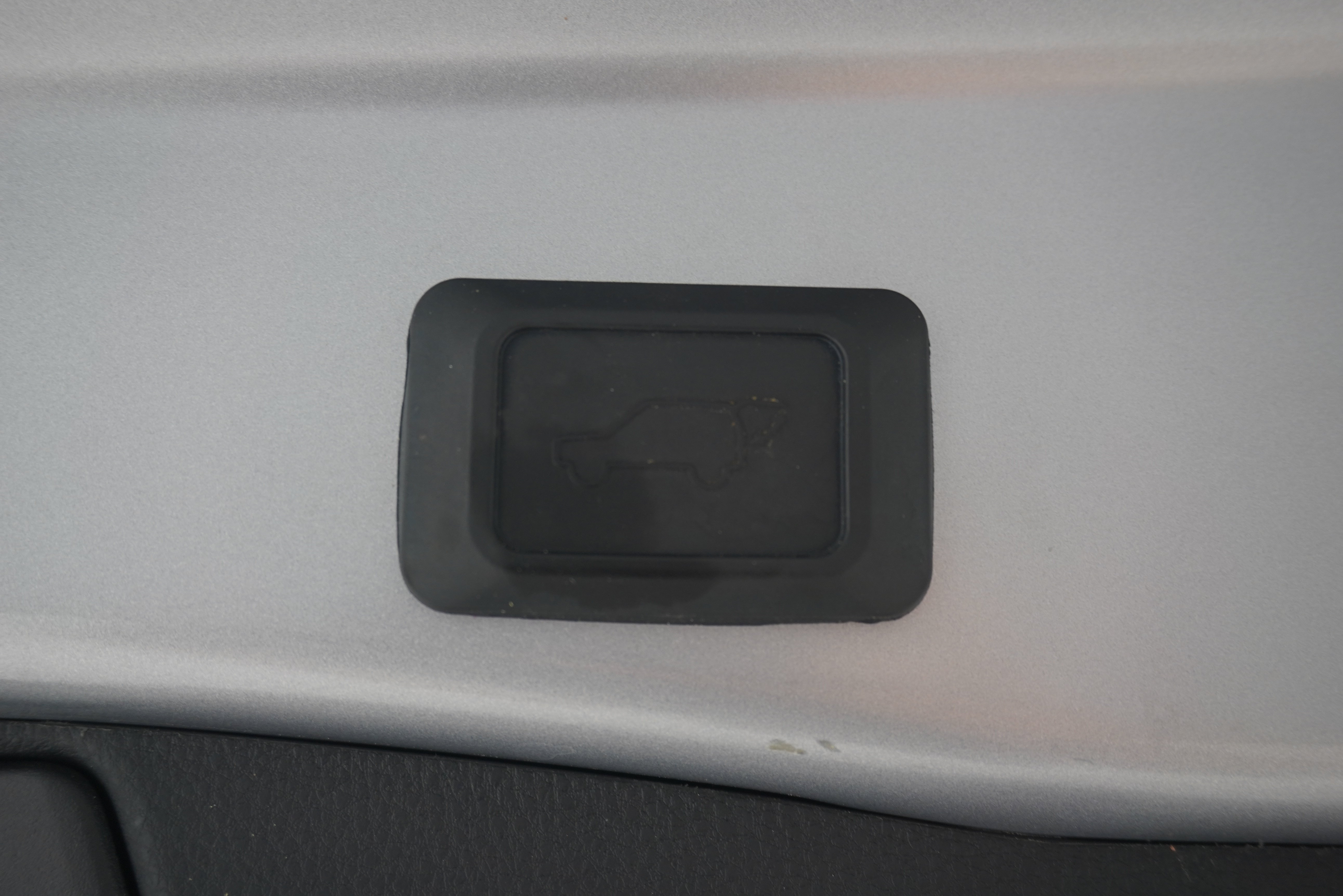 Used 2021 Toyota RAV4 XLE Premium FWD image 28