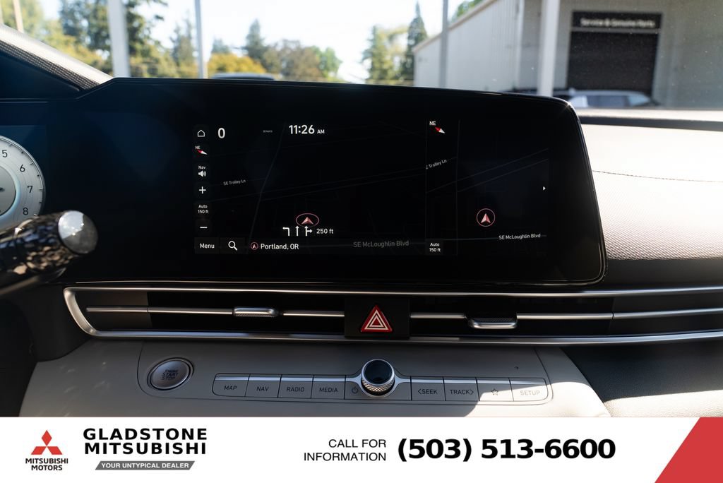 Used 2025 Hyundai Elantra Limited FWD image 12