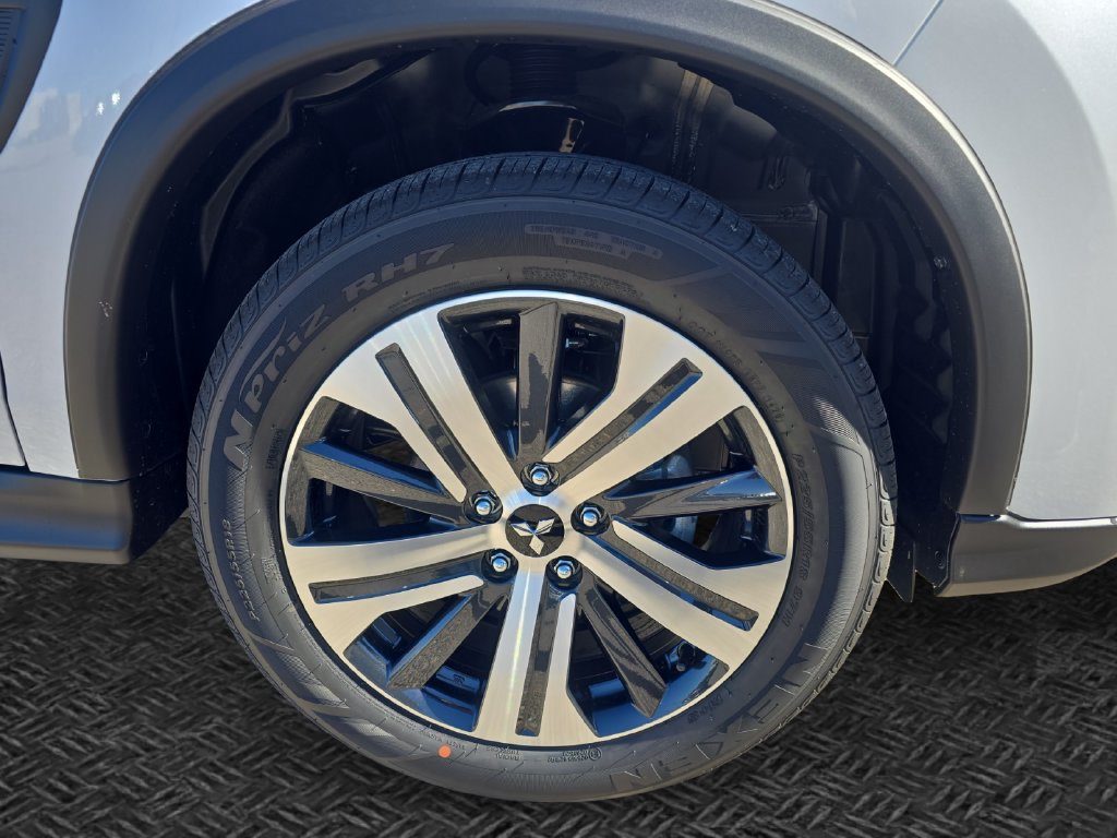 New 2027 Mitsubishi Outlander Sport ES FWD image 11