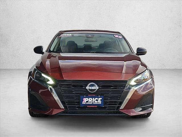 Used 2025 Nissan Altima 2.5 SV FWD image 2
