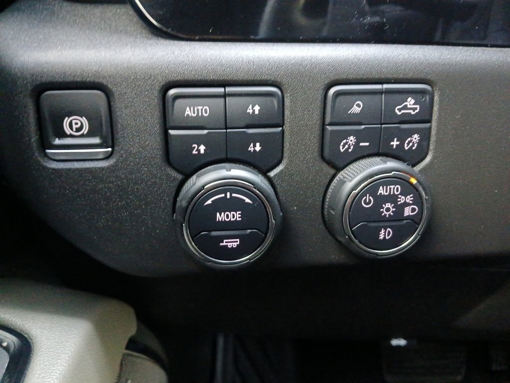 Used 2024 Chevrolet Silverado 1500 ZR2 w/ ZR2 Bison Edition AWD/4WD image 12