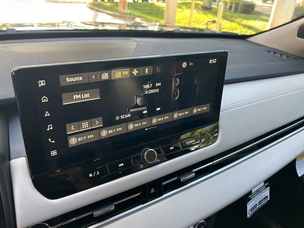 New 2025 Mitsubishi Outlander SE image 7