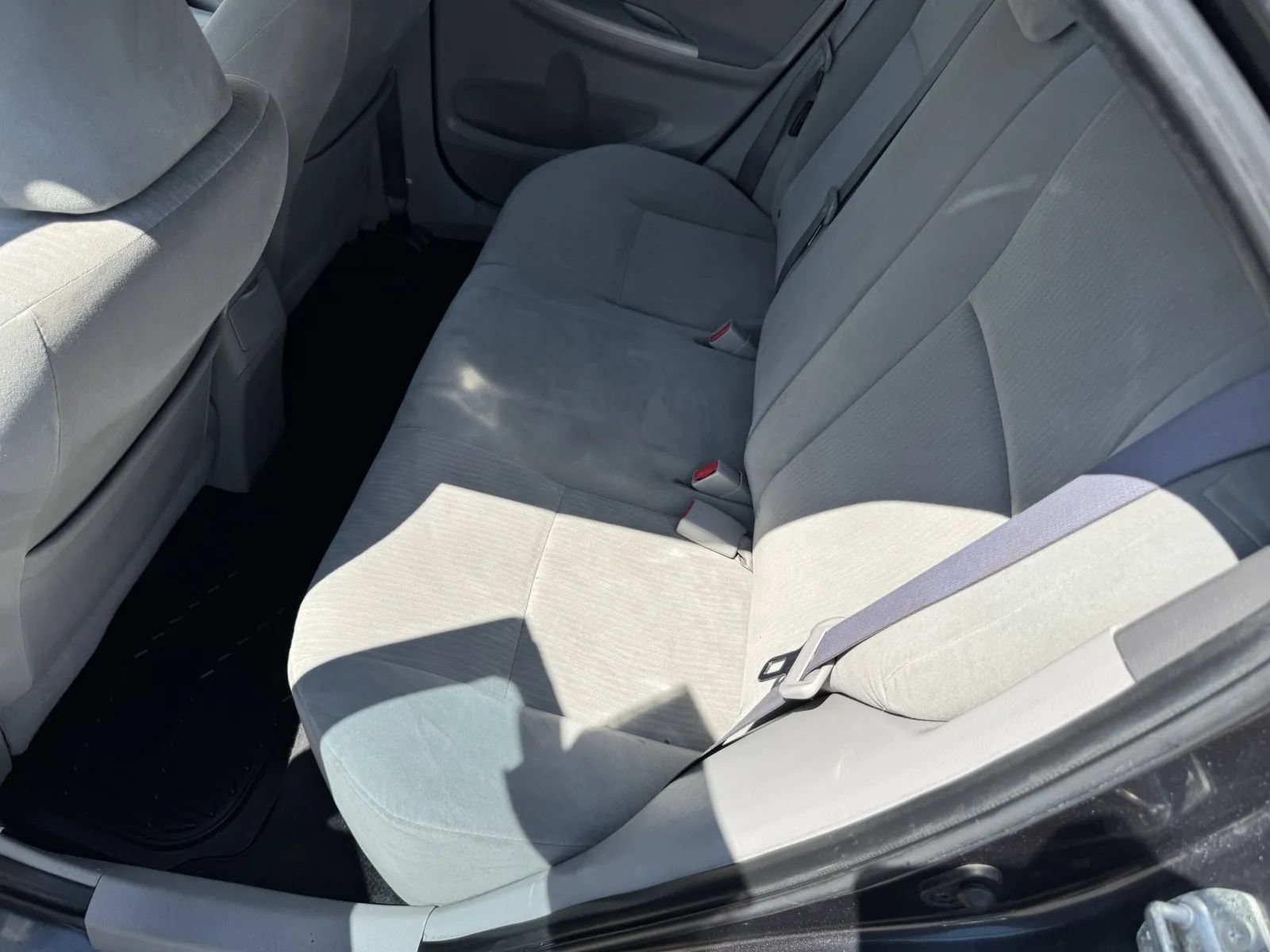 Used 2010 Toyota Corolla LE FWD image 29