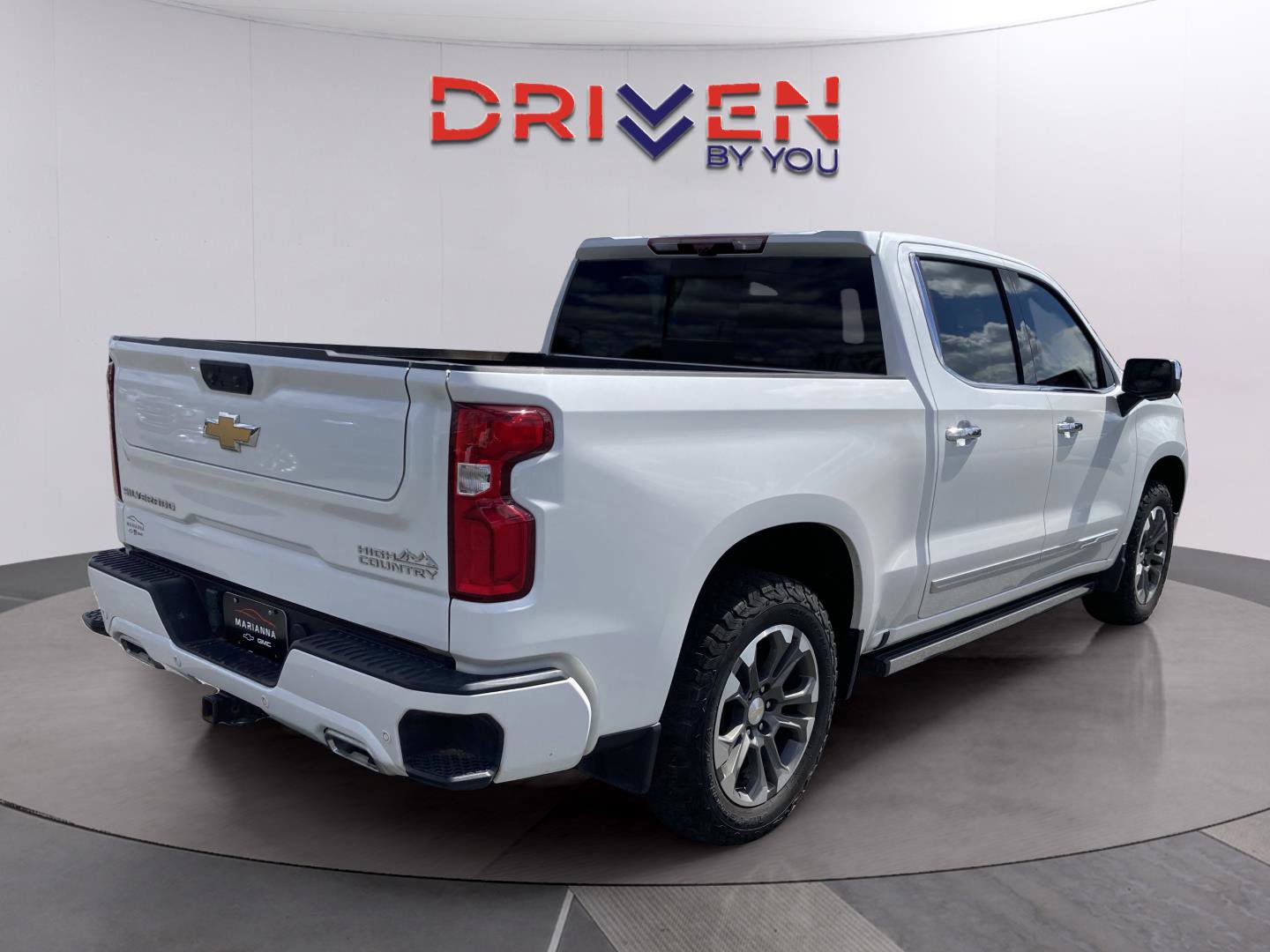 Used 2024 Chevrolet Silverado 1500 High Country w/ Technology Package image 7