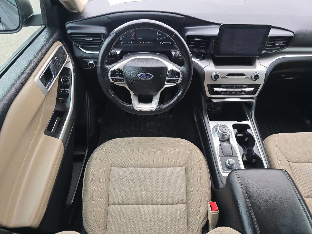 Used 2022 Ford Explorer XLT image 26