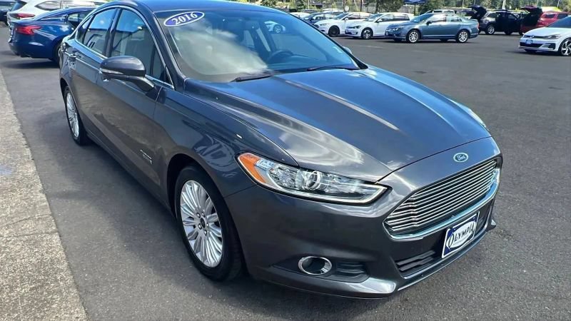 Used 2016 Ford Fusion Energi SE FWD image 3