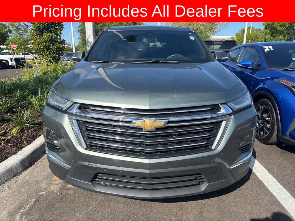 Used 2023 Chevrolet Traverse LT FWD image 2