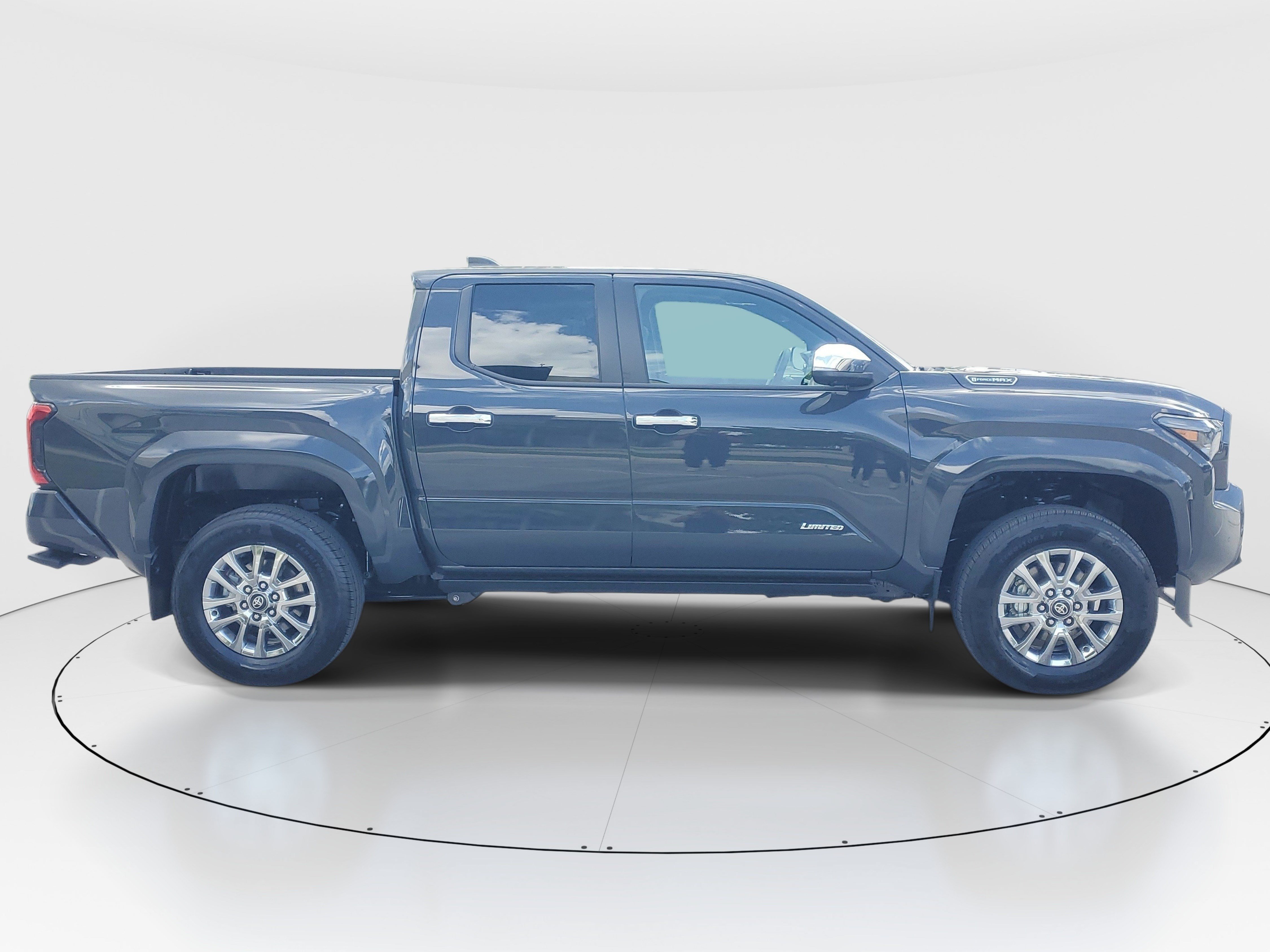 Used 2026 Toyota Tacoma Limited AWD/4WD image 2