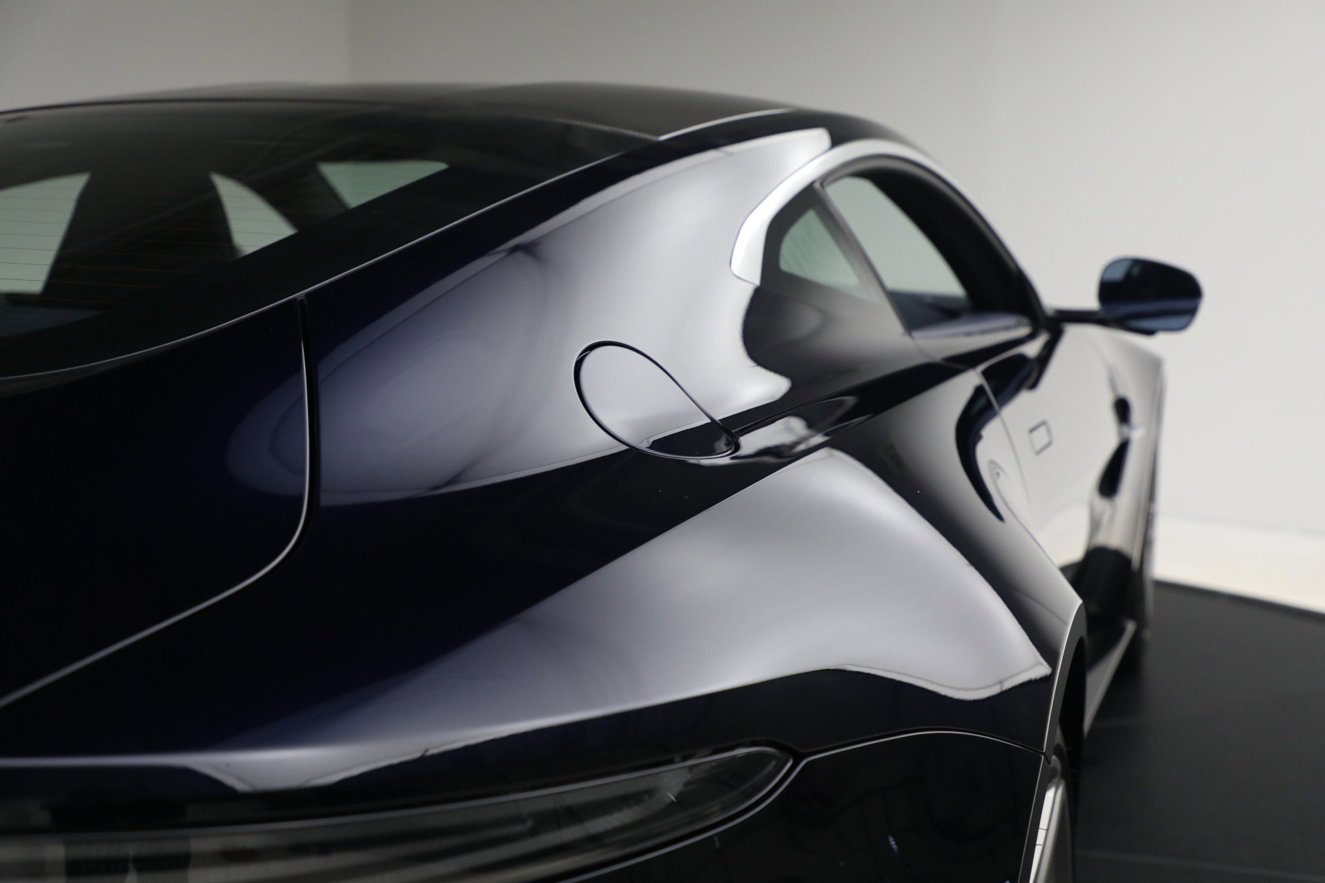 New 2026 Aston Martin V8 Vantage Coupe image 30