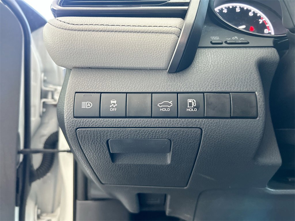 Used 2024 Toyota Camry SE w/ Convenience Package image 15