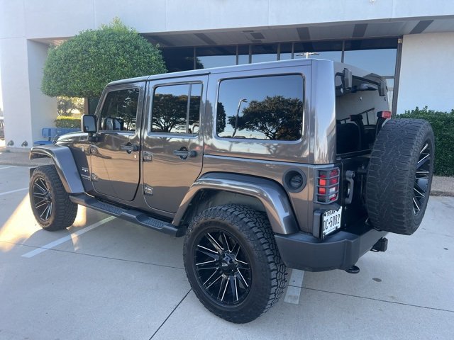 Used 2017 Jeep Wrangler Unlimited Sahara w/ Connectivity Group image 4