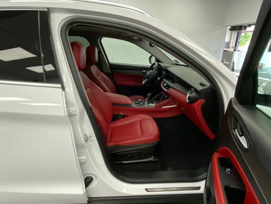 Used 2019 Alfa Romeo Stelvio Ti image 23