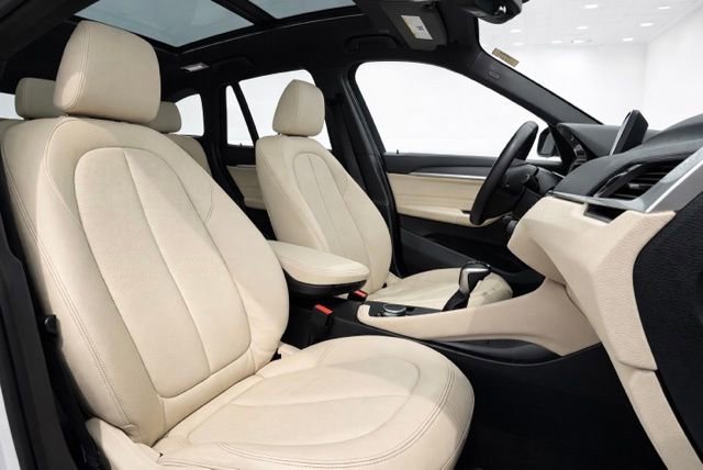 Used 2018 BMW X1 xDrive28i w/ Premium Package image 12