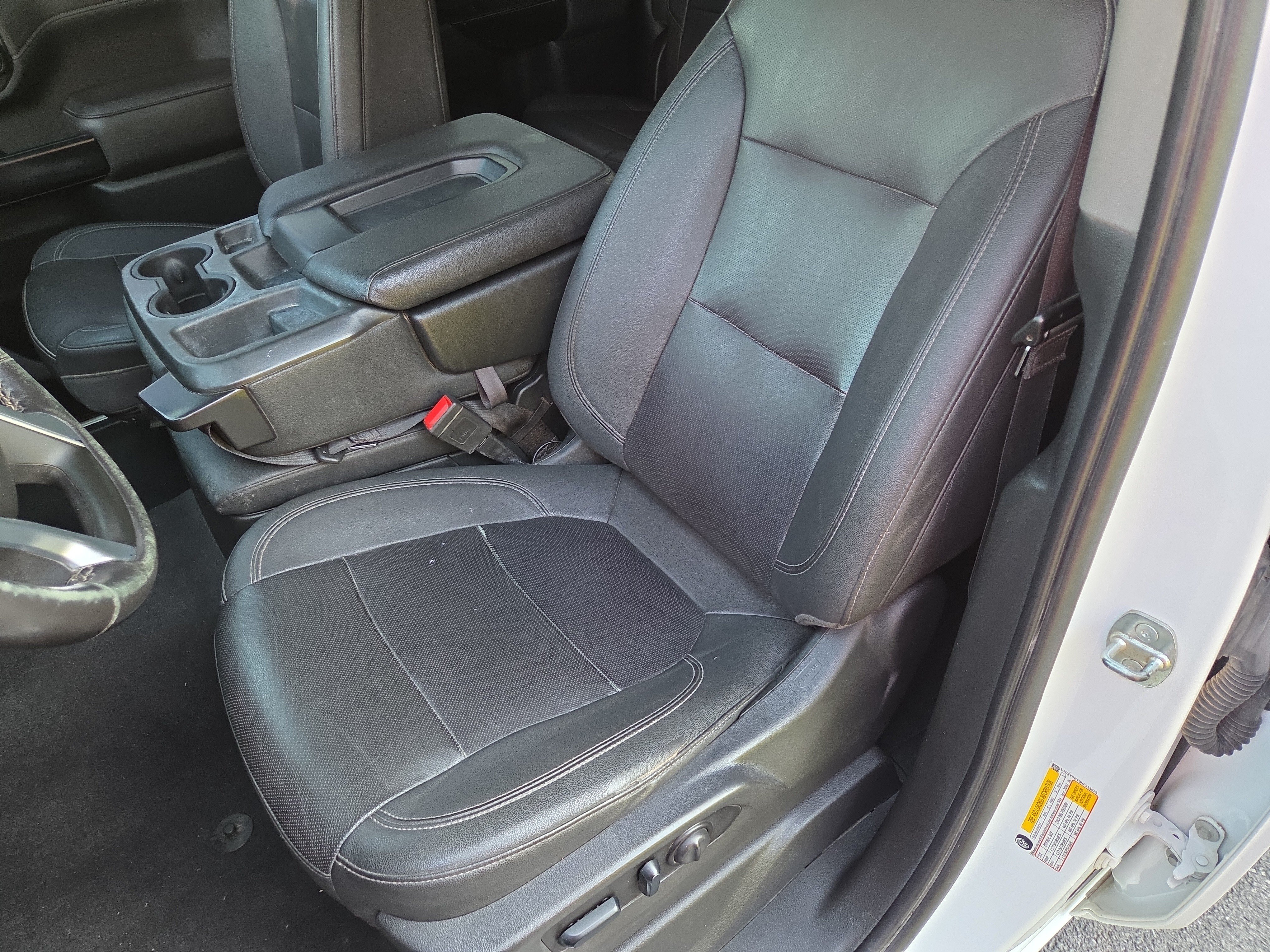 Used 2022 Chevrolet Silverado 2500 LTZ w/ Safety Package AWD/4WD image 15