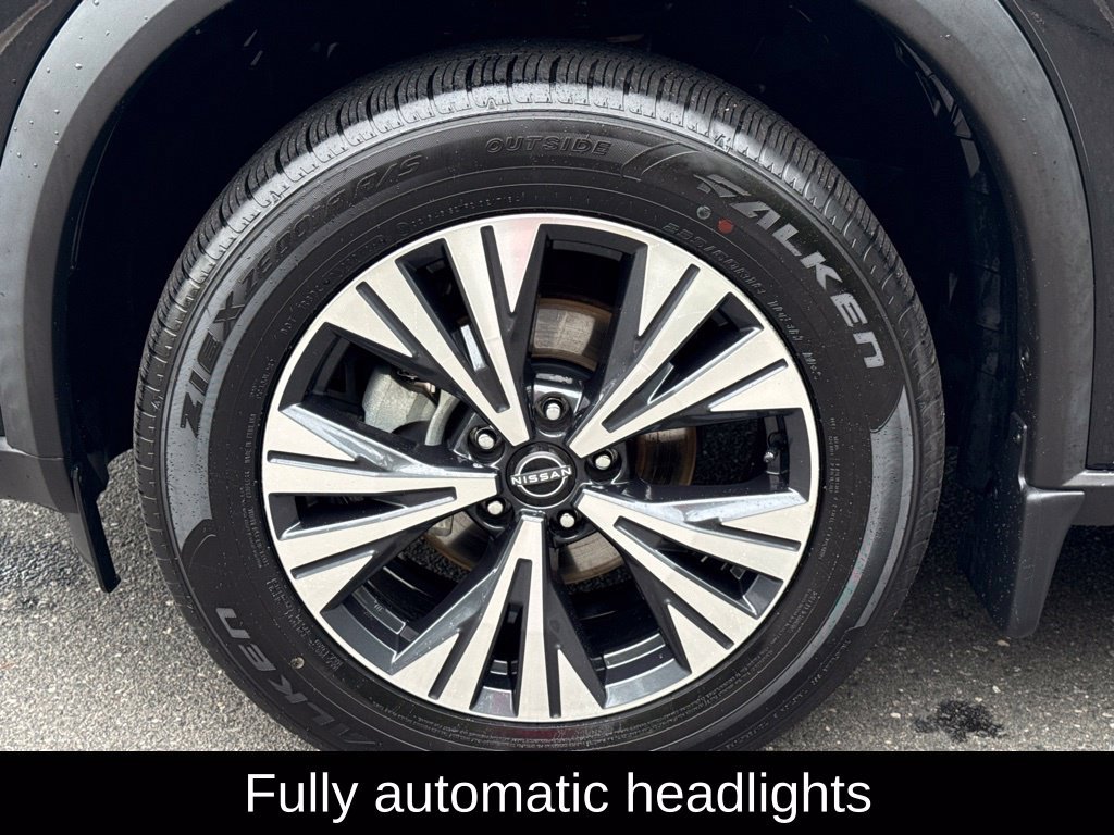 Used 2023 Nissan Rogue SV FWD image 12
