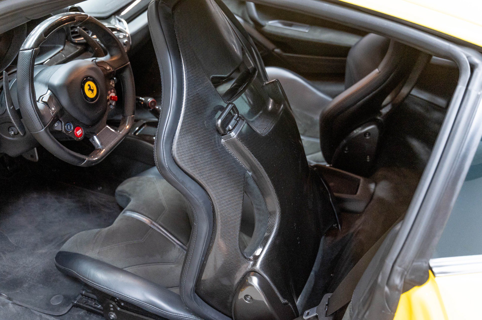 Used 2010 Ferrari 458 Italia Coupe RWD image 8