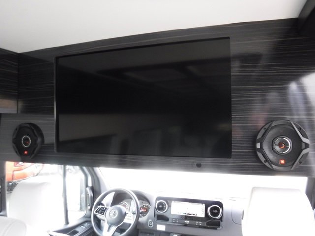 Used 2023 Mercedes-Benz Sprinter 3500 w/ Parking Package image 23