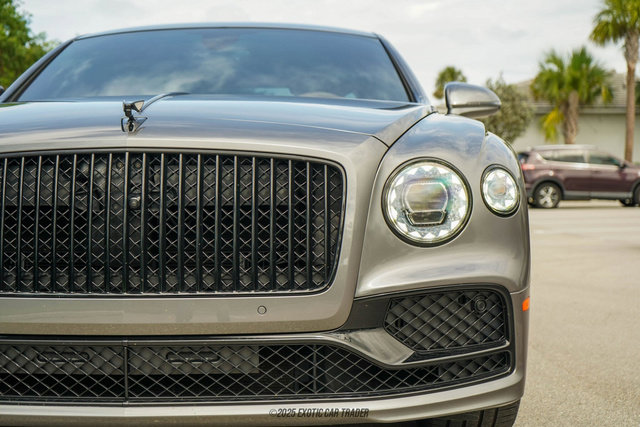 Used 2022 Bentley Flying Spur Plug-In Hybrid image 80