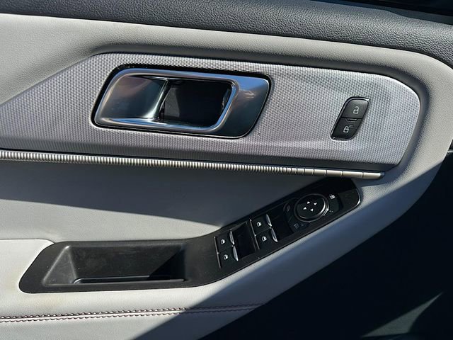 New 2025 Ford Explorer Active w/ Active Comfort Package image 15
