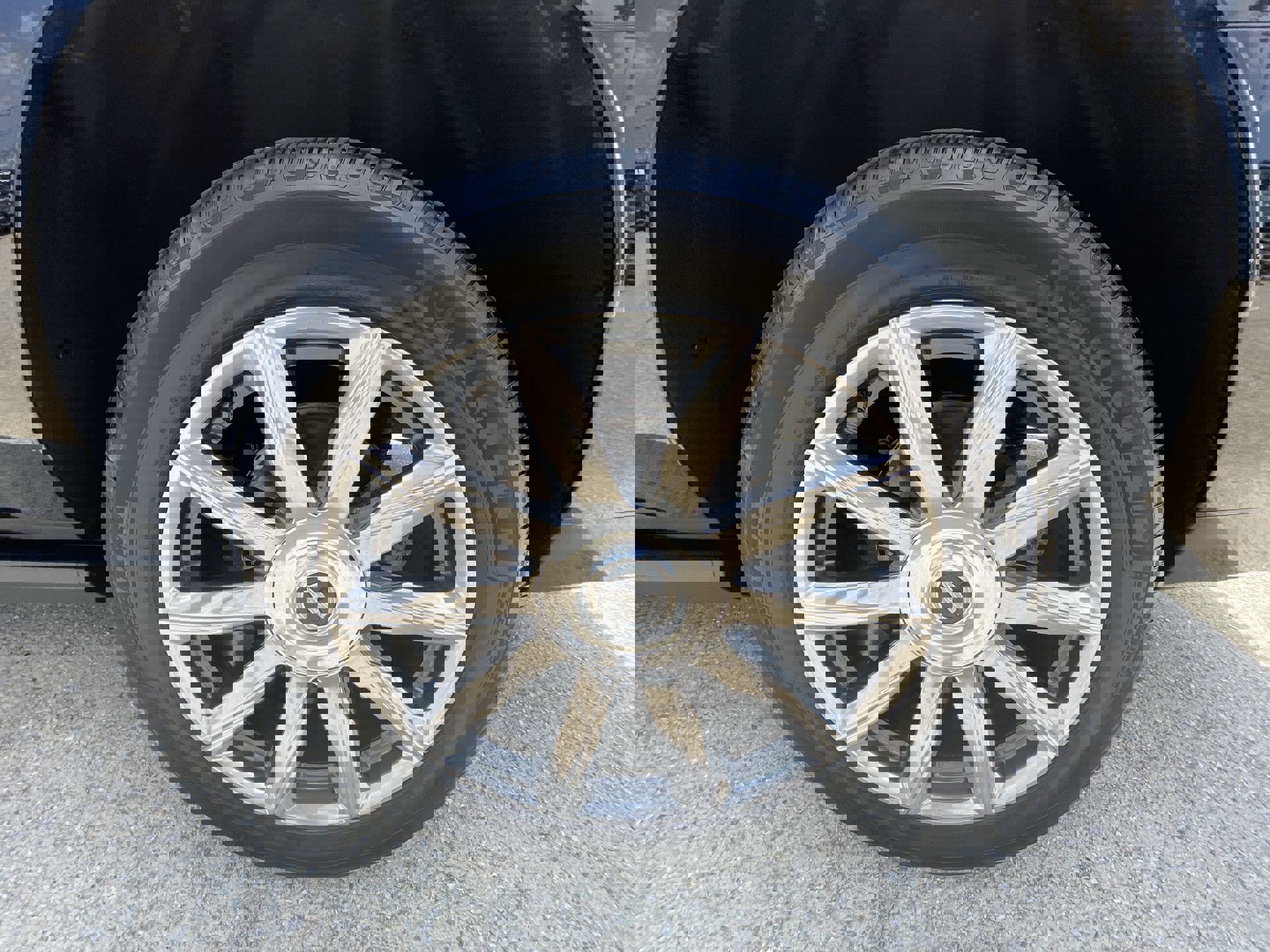 Used 2021 Cadillac Escalade ESV Premium Luxury Platinum image 33