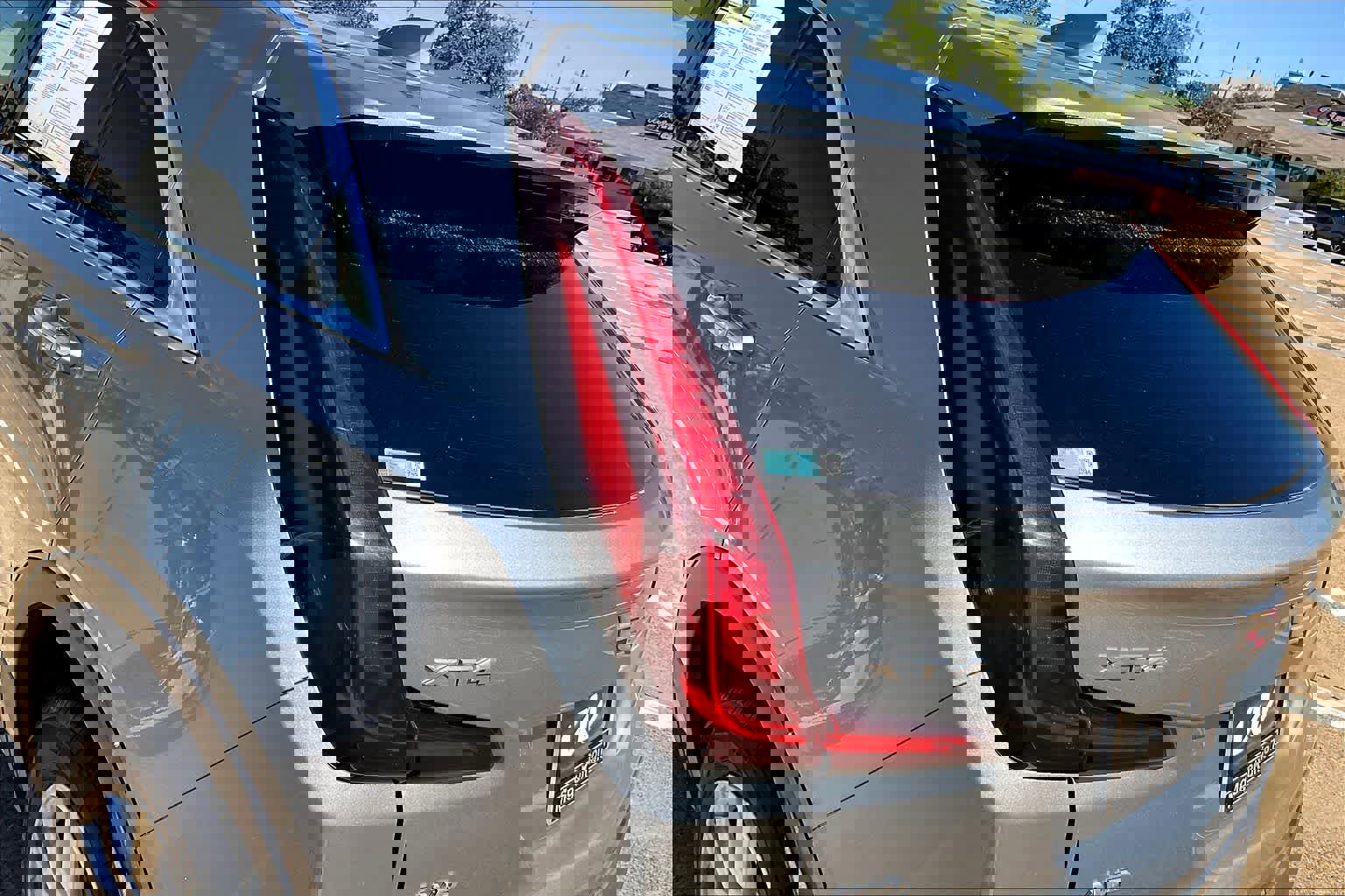 Used 2023 Cadillac XT4 Premium Luxury image 30