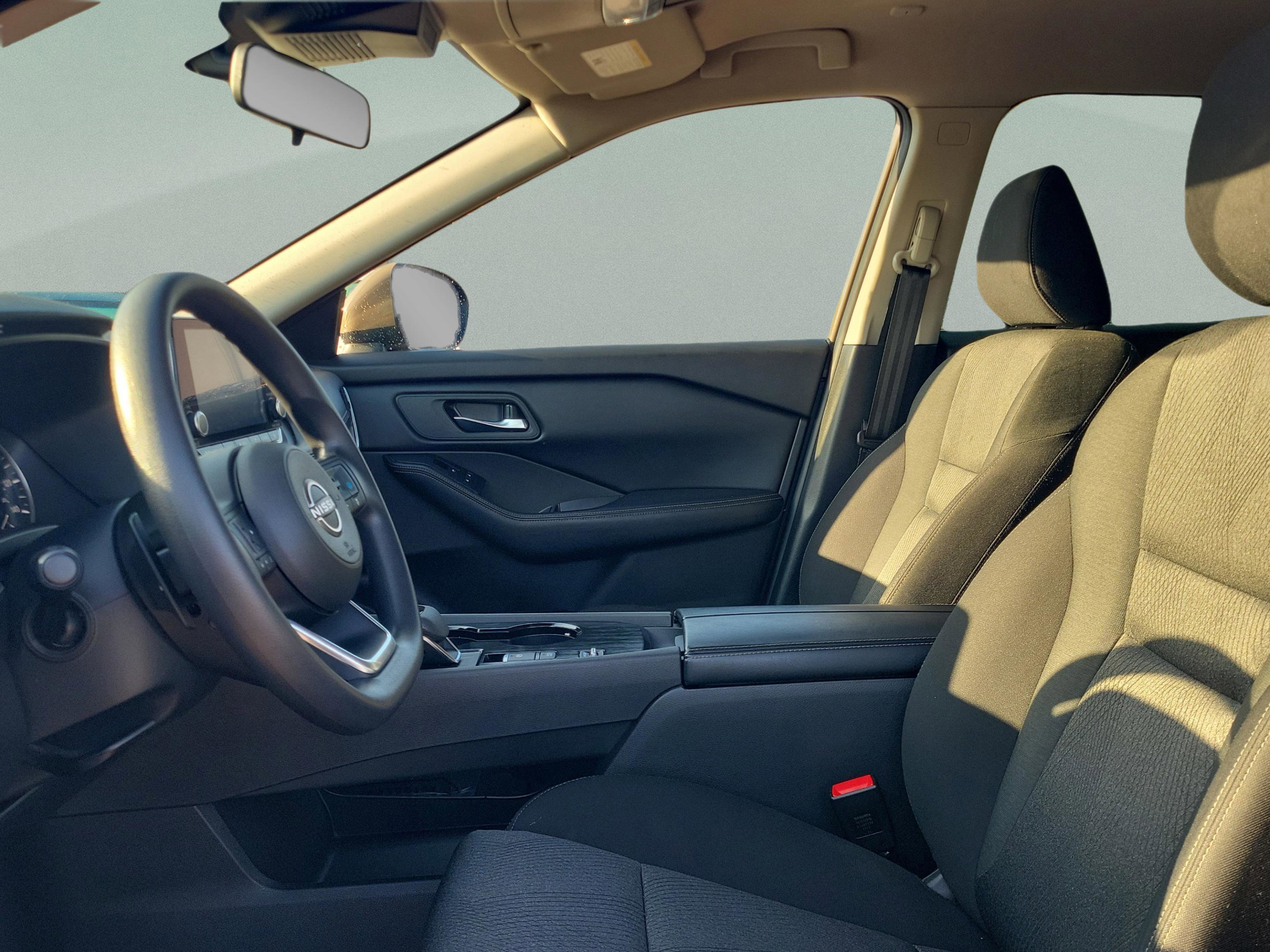 Certified 2024 Nissan Rogue SV image 23