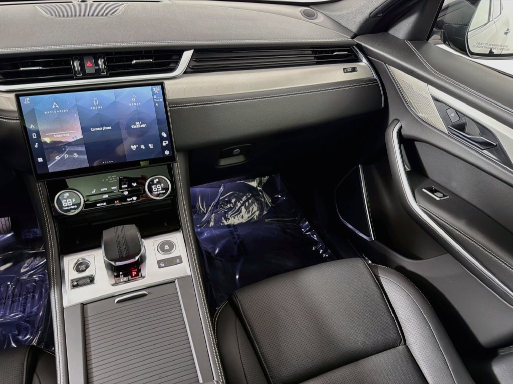 Certified 2026 Jaguar F-PACE R-Dynamic S AWD/4WD image 25