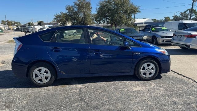 Used 2011 Toyota Prius Three image 2