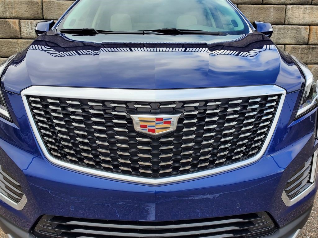 Certified 2023 Cadillac XT5 Premium Luxury w/ LPO, Floor Liner Package image 11