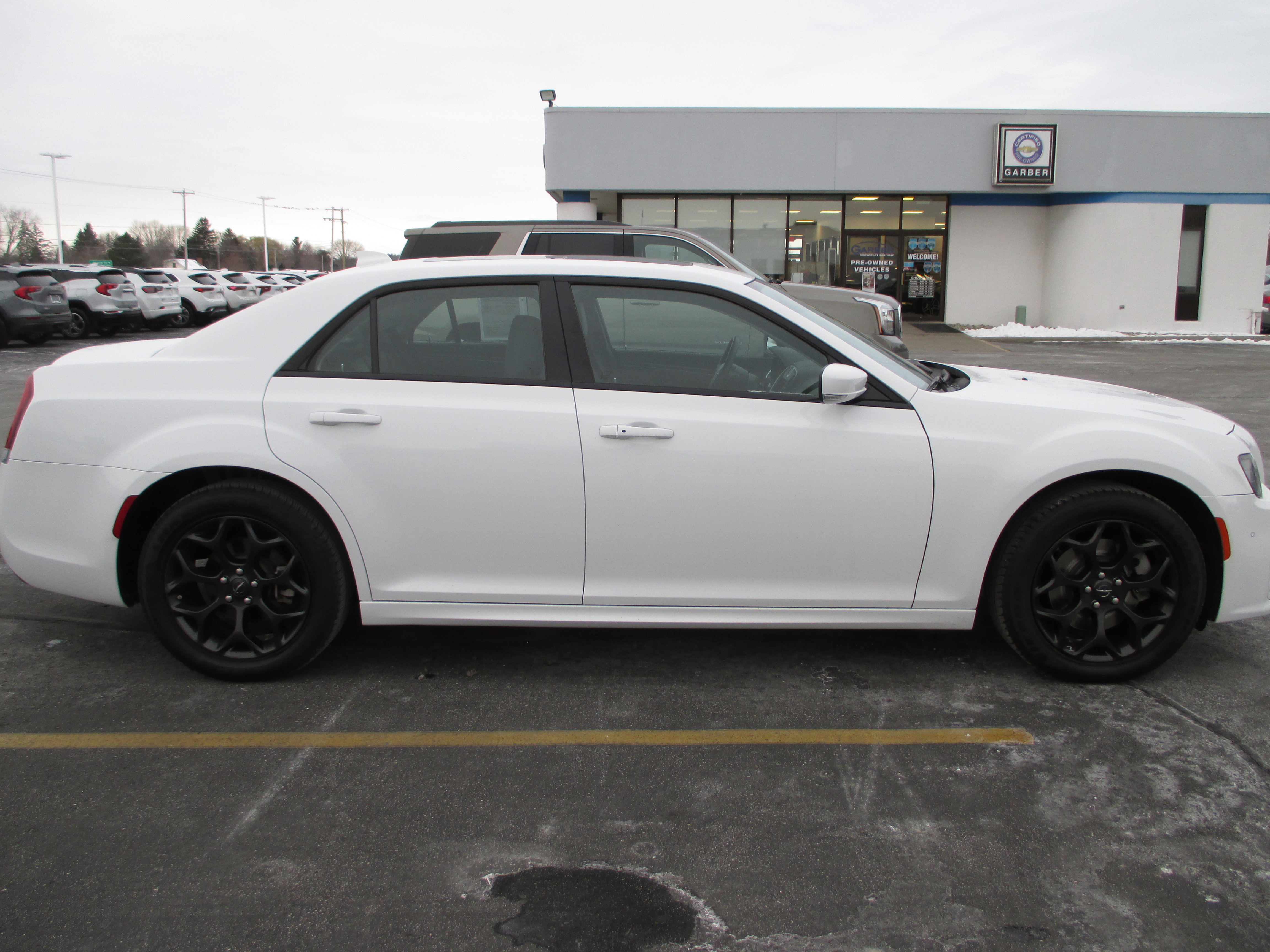 Used 2023 Chrysler 300 Touring L w/ Popular Equipment Group image 5