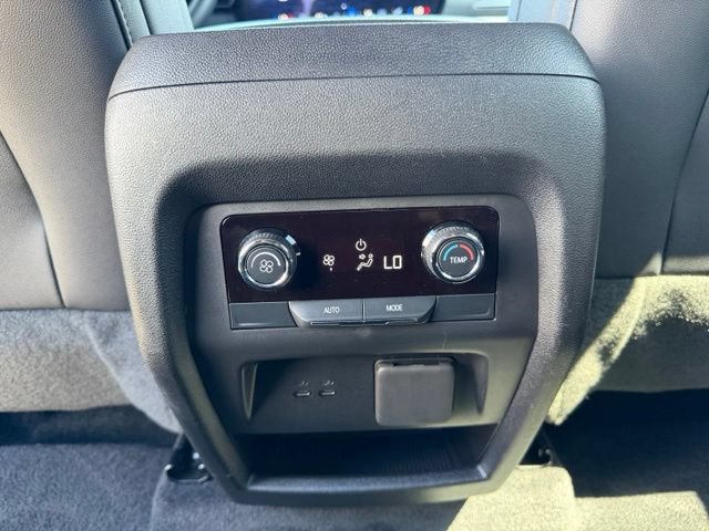 Used 2025 Chevrolet Traverse Z71 w/ Driver Confidence Package AWD/4WD image 26