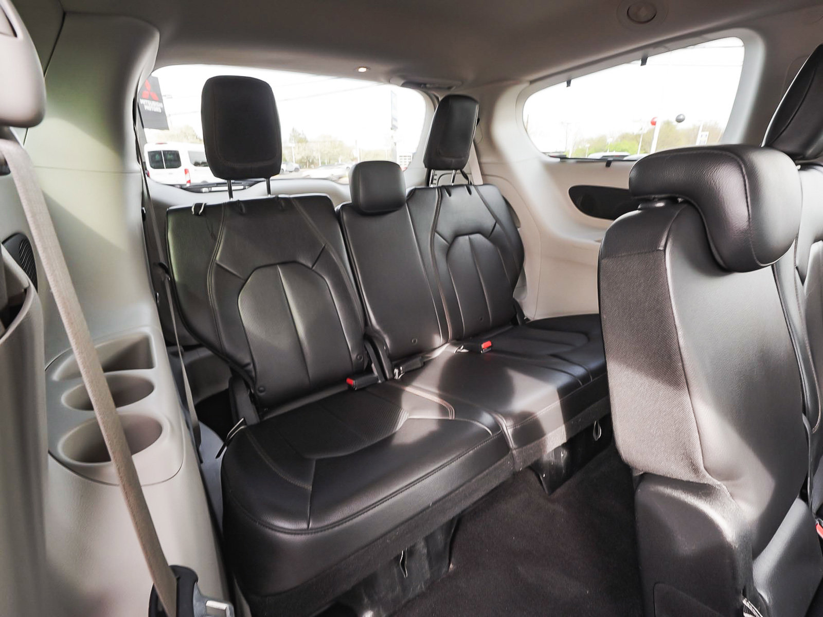 Used 2017 Chrysler Pacifica Touring-L Plus FWD image 42