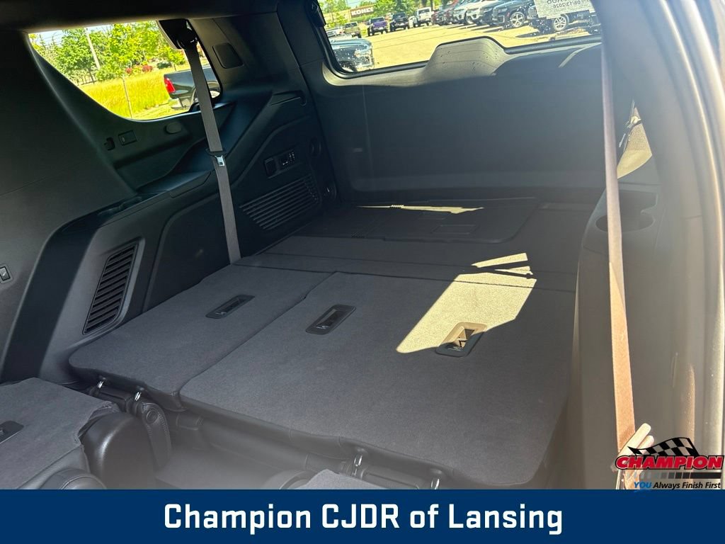 Used 2023 GMC Yukon Denali AWD/4WD image 19