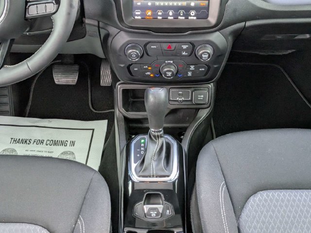 Used 2021 Jeep Renegade Latitude w/ Sun & Sound Group FWD image 19